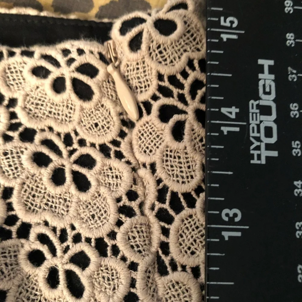 Diane Von Furstenberg DVF size 14 tan & black lined beautiful eyelet lace - Picture 5 of 8